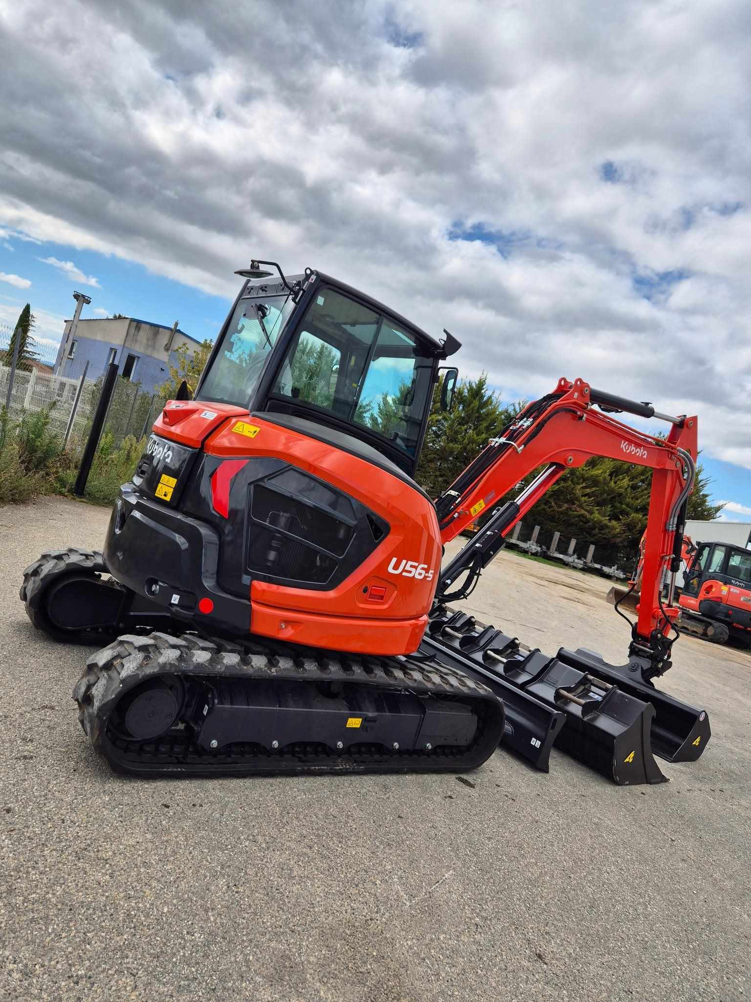 Kubota U56-5